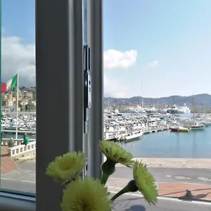 https://casa-vacanze-iris.hotelitalianriviera.com